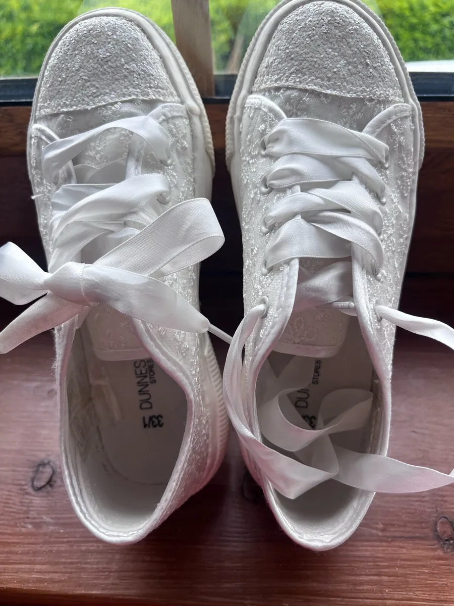 Girls white runners - Image 2
