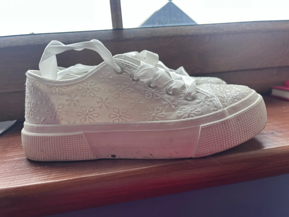 Girls white runners - Image 3