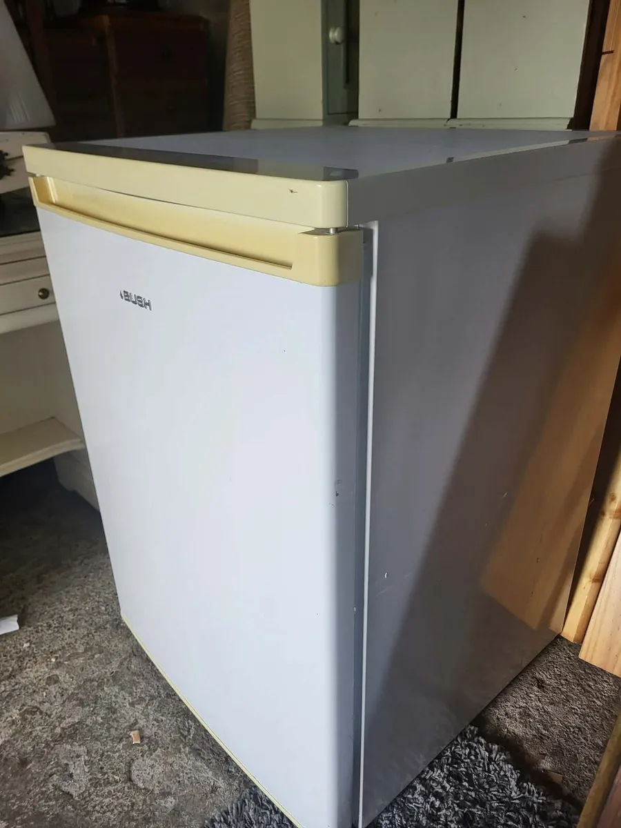 Undercounter fridge - Image 1