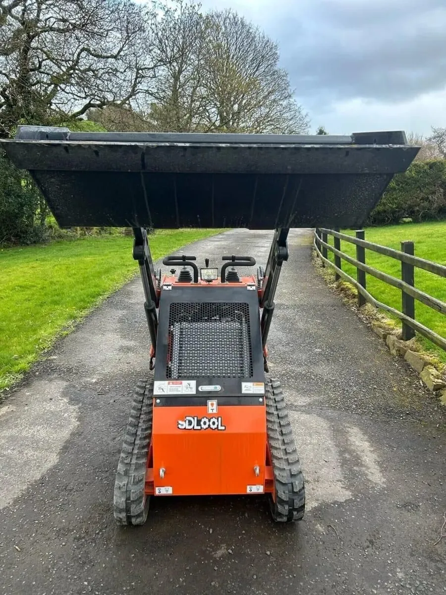 DIESEL MINI SKIDSTEER LOADER - Image 4