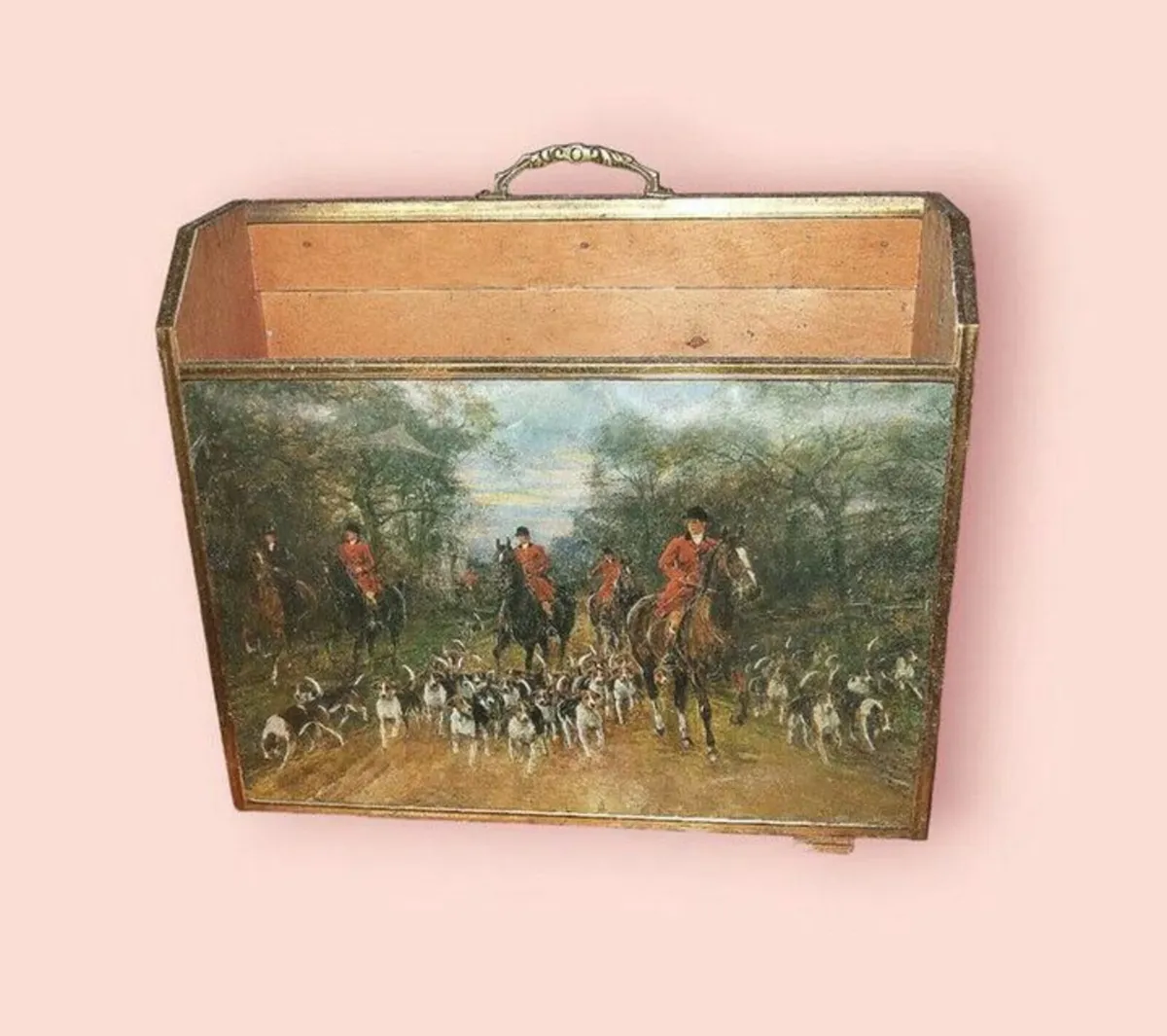 Vintage 'Hunting Scene' Magazine Rack - Image 2