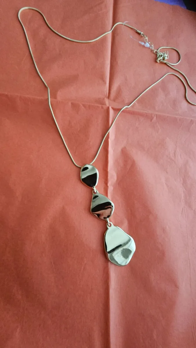 Chain and Pendent - Image 3