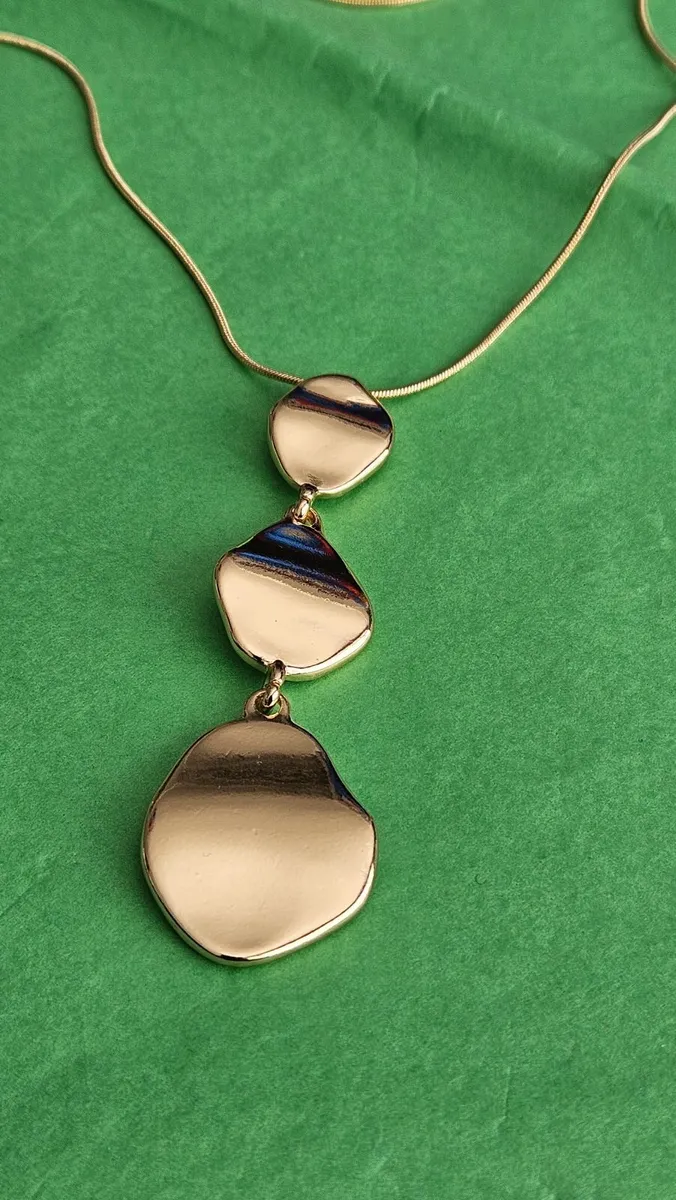 Chain and Pendent - Image 1