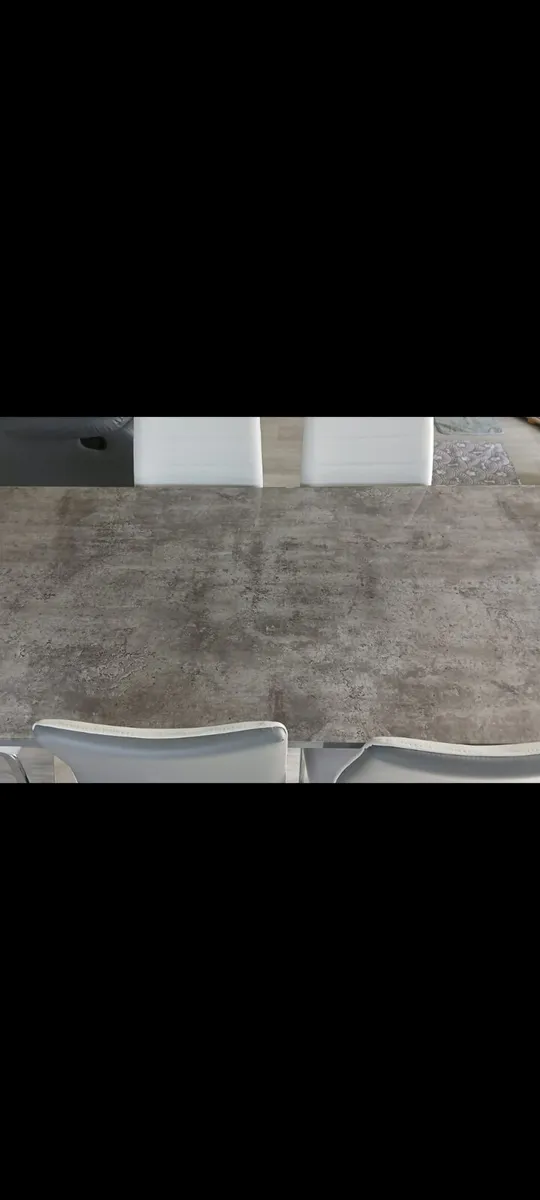 Modern design table and chairs - Image 1