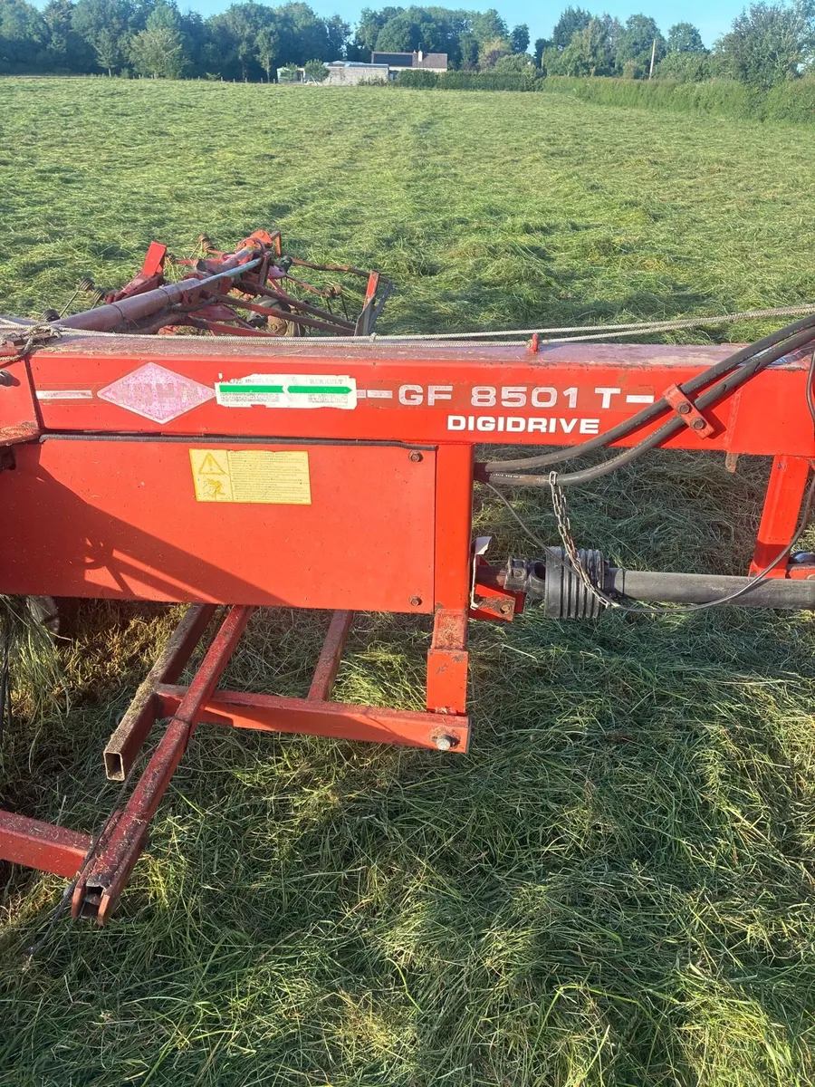 Kuhn gf  8501 Tedder 8 rotor - Image 3