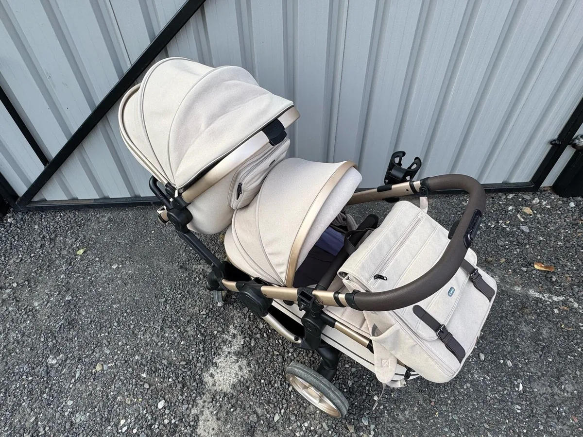 Icandy peach 7 double buggy - Image 4