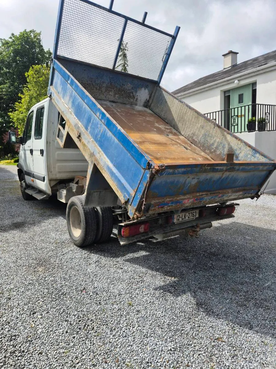 Renault 3.5 ton crewcab tipper - Image 4