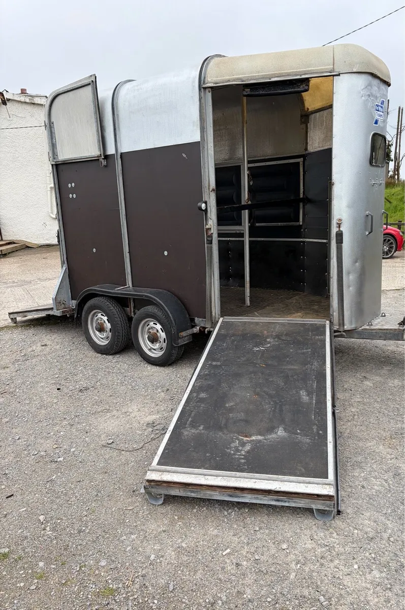 Ivor Williams Horse box - Image 1
