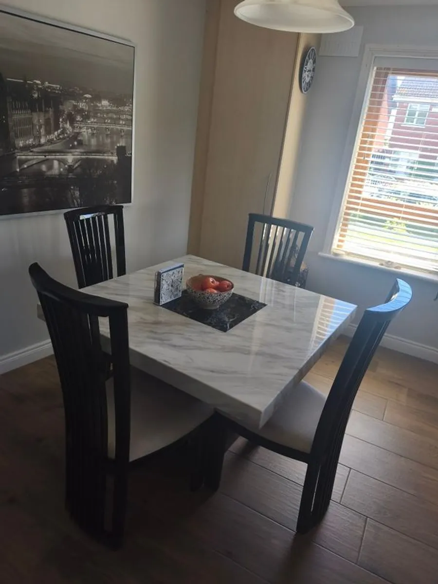 marble effect table and chairs - Image 1
