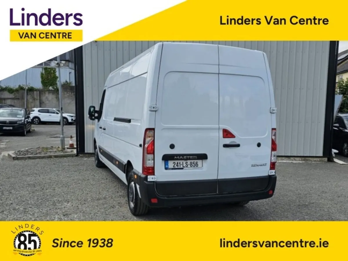 Renault Master LM35 - VERY LOW KMS - Image 4
