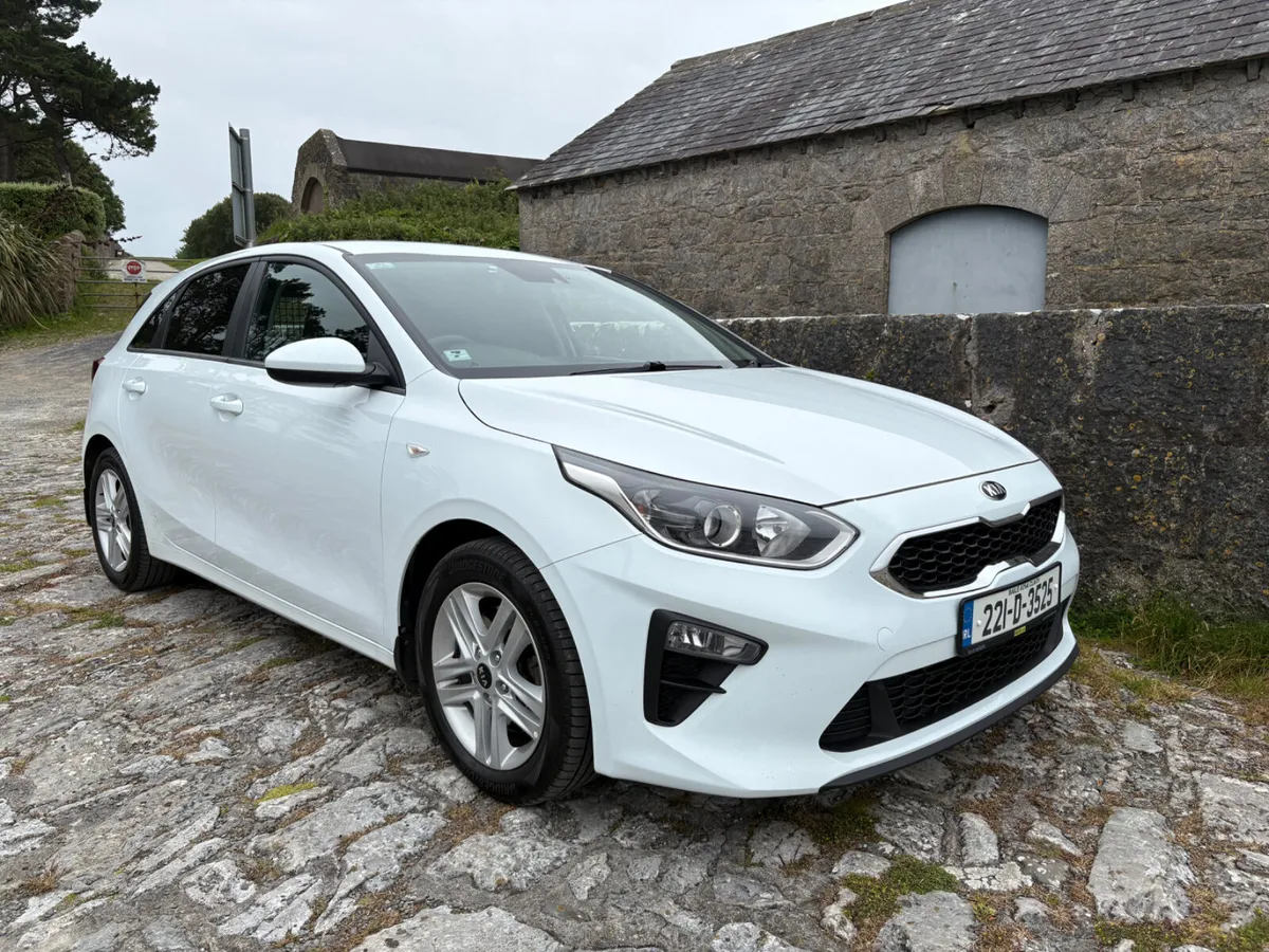 Kia Ceed 2022 - Image 2