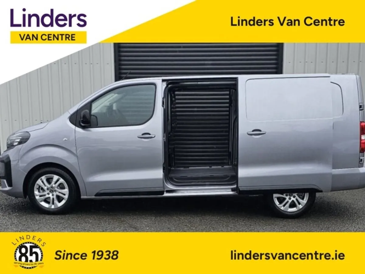 Opel Vivaro HUGE SPEC LWB VIVARO AUTOMATIC - Image 4