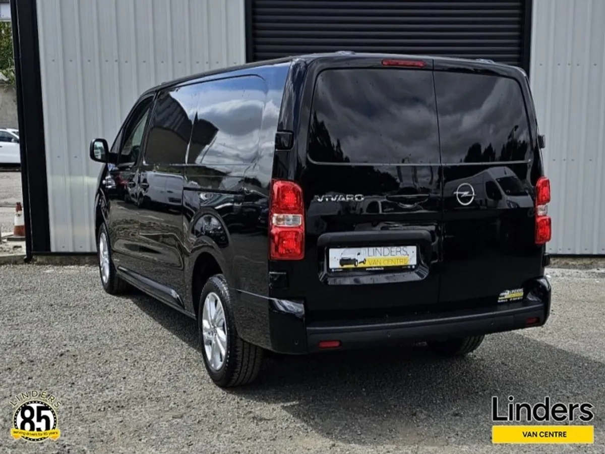 Opel Vivaro HUGE SPEC LWB VIVARO AUTOMATIC - Image 3