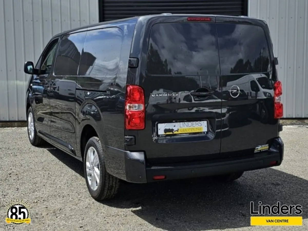 Opel Vivaro HUGE SPEC LWB VIVARO AUTOMATIC - Image 3
