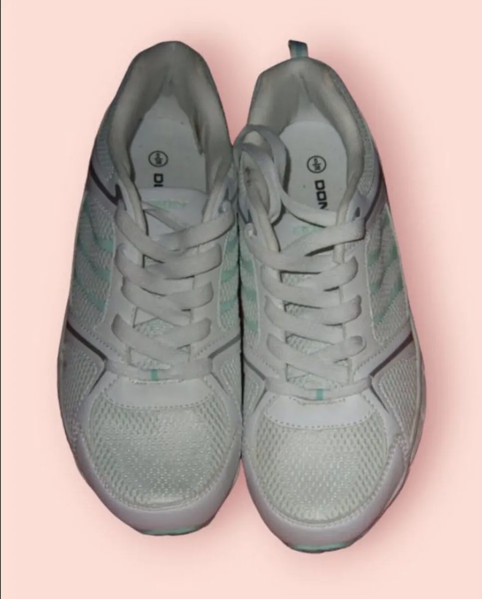 BNWT Donnay Trainers - Image 4