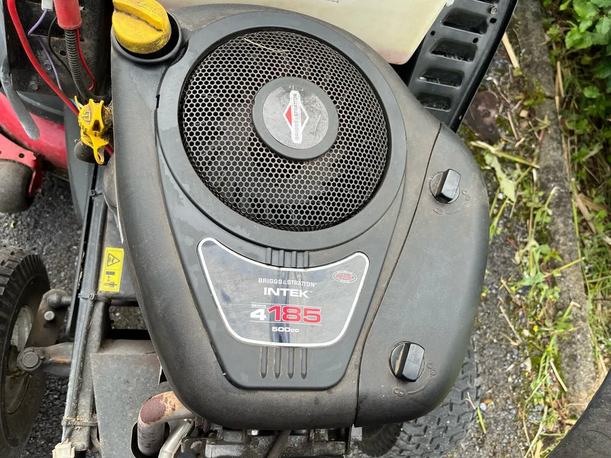 Castlegarden hydro 18/5HP ride on lawnmower - Image 3