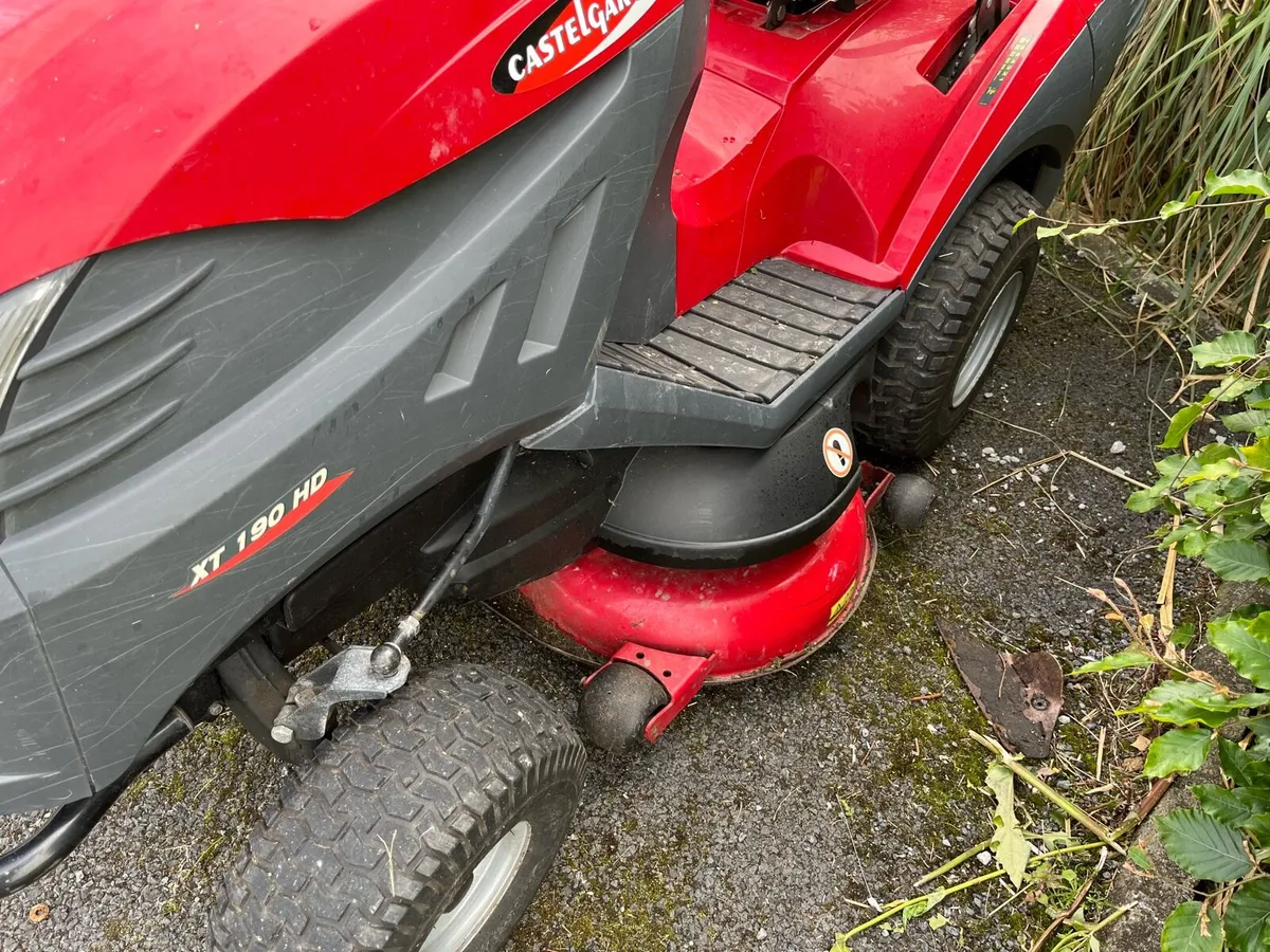 Castlegarden hydro 18/5HP ride on lawnmower - Image 4