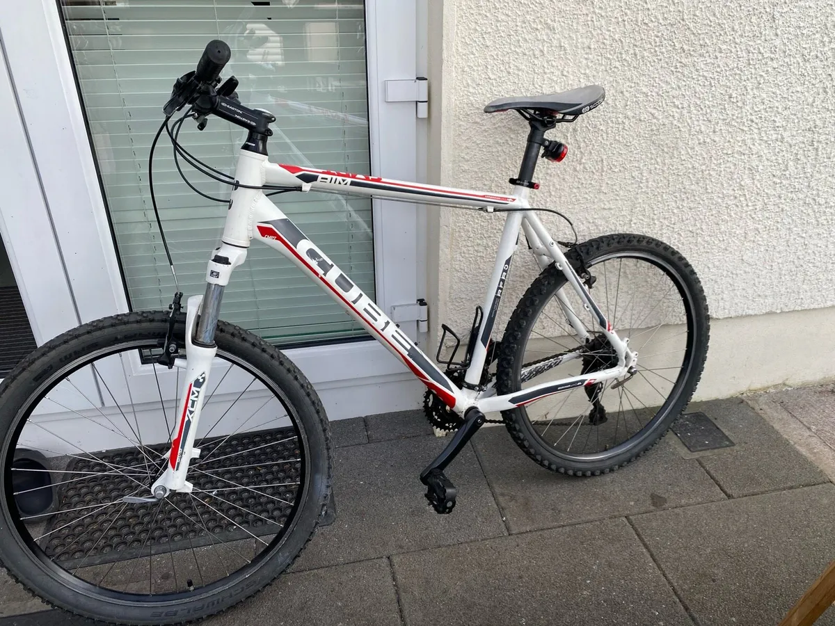 Cube CMPT 22 inch frame 24 speed 26 inch - Image 1