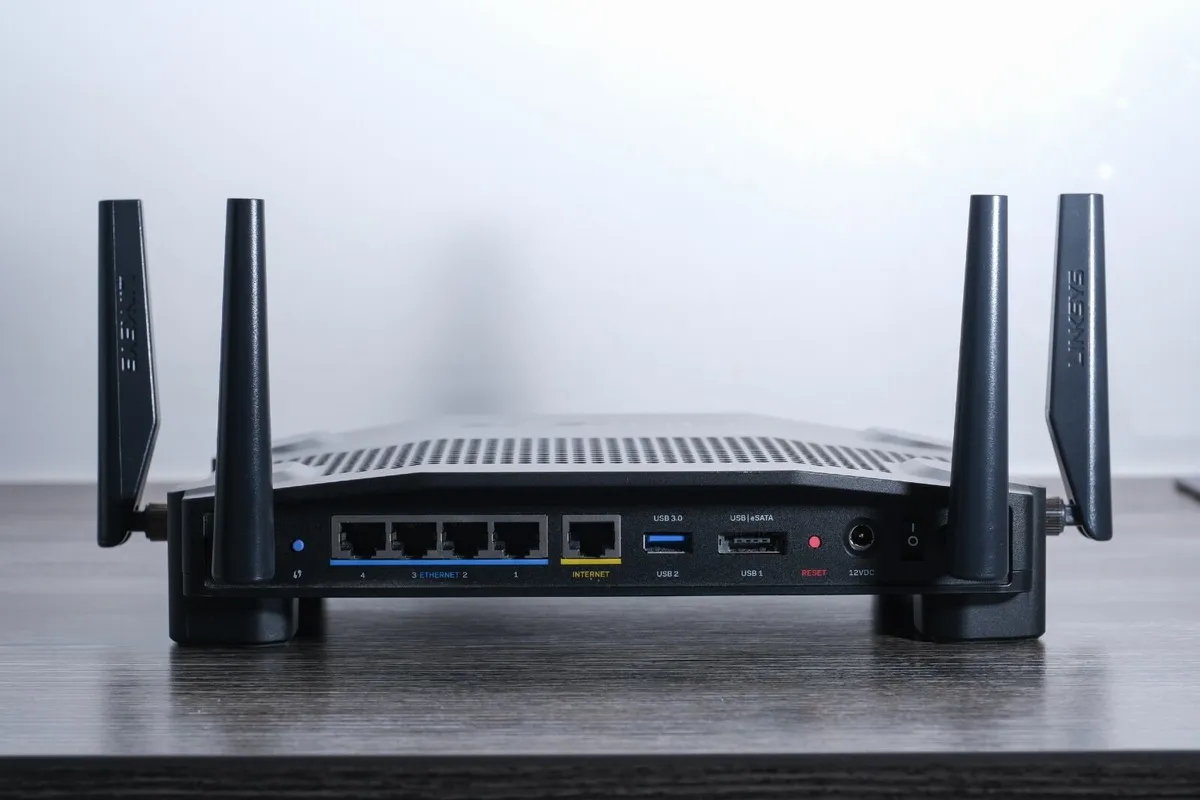 Linksys WRT32X Wireless Router - Image 2