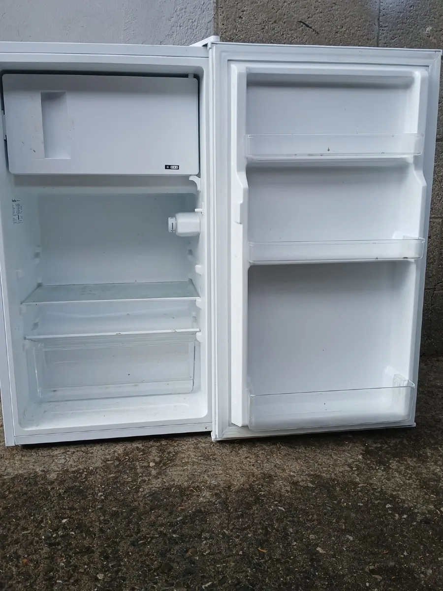 EX DISPLAY UNDER COUNTER FRIDGE AND FREEZER - Image 4