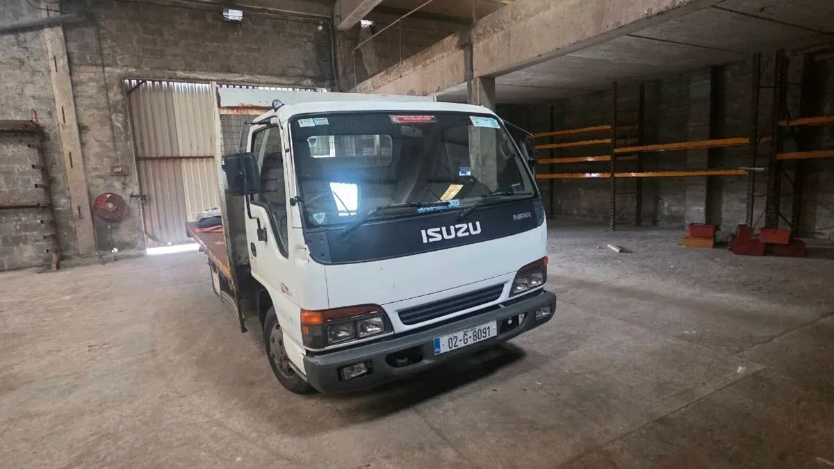 Isuzu NPR - Image 1