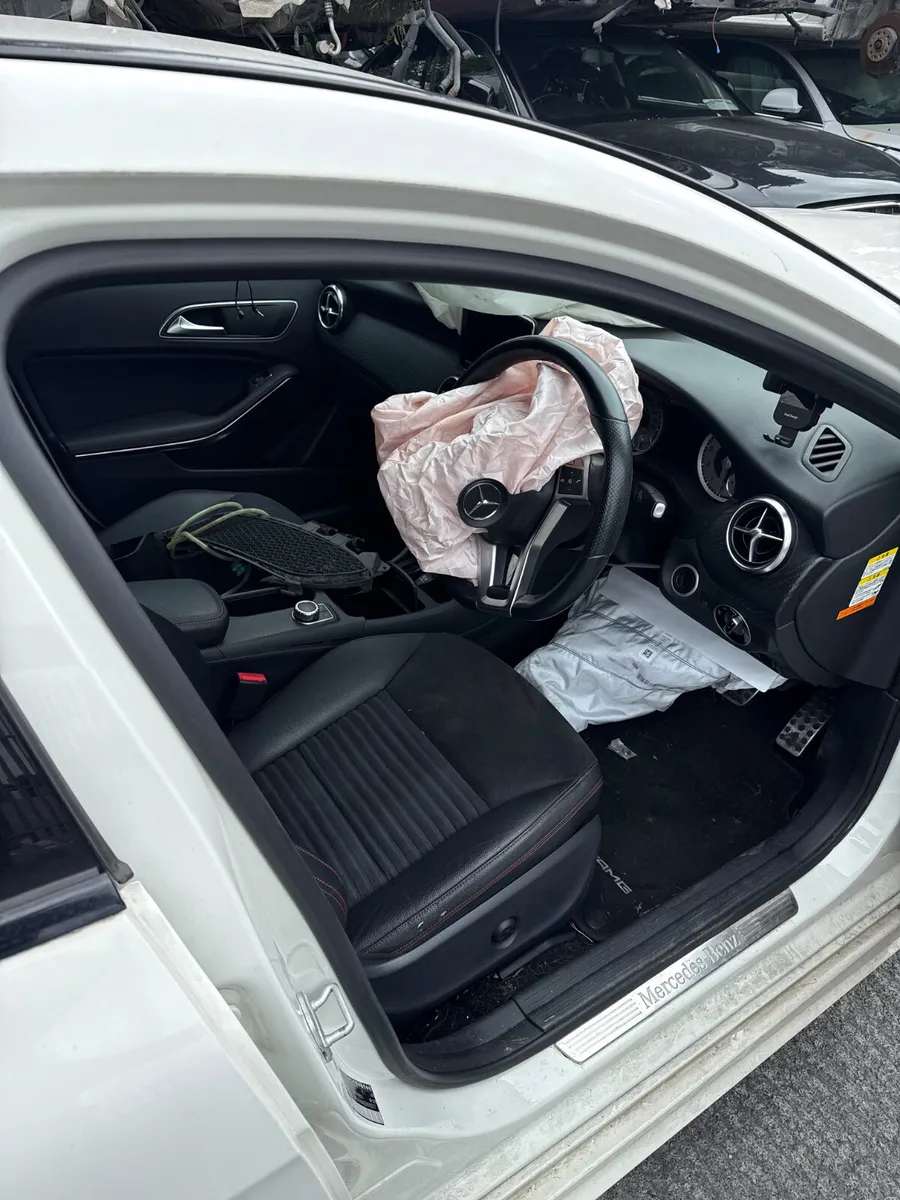 2015 MERCEDES A180 BREAKING - Image 3