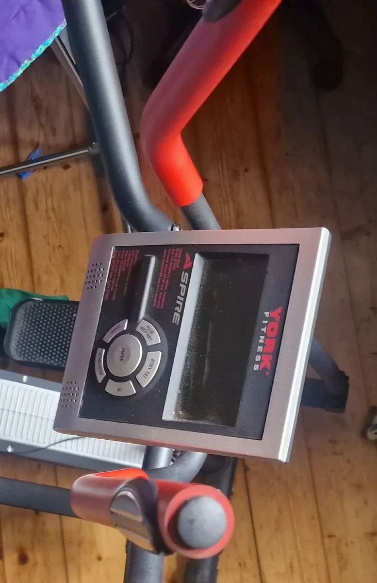 Cross trainer - Image 1