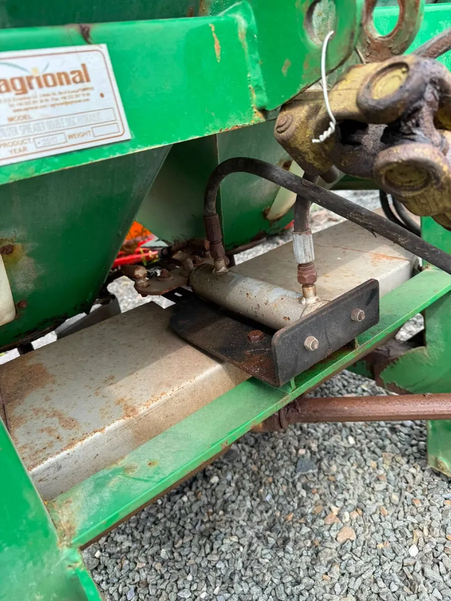 1 TONNE AGRIONAL TWIN DISC SOWER - Image 1
