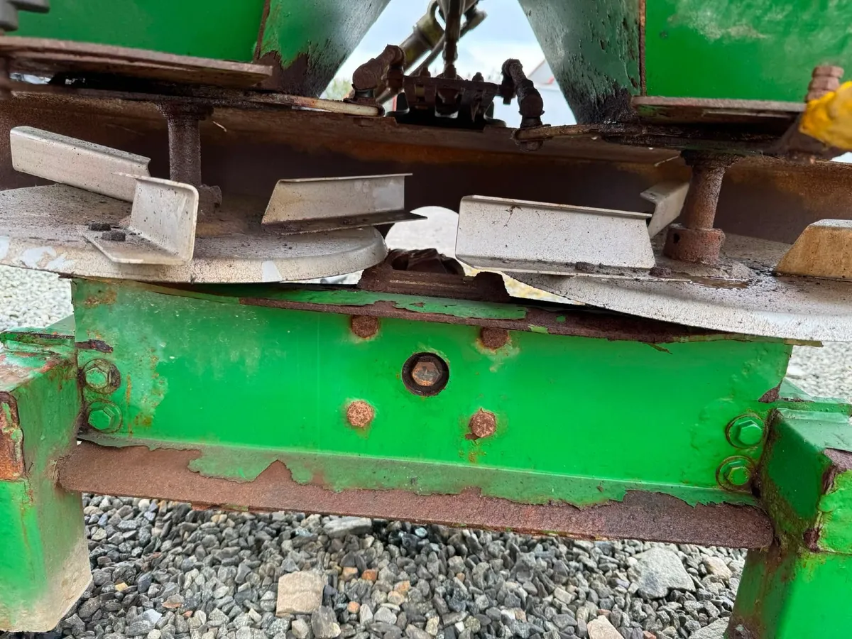 1 TONNE AGRIONAL TWIN DISC SOWER - Image 2