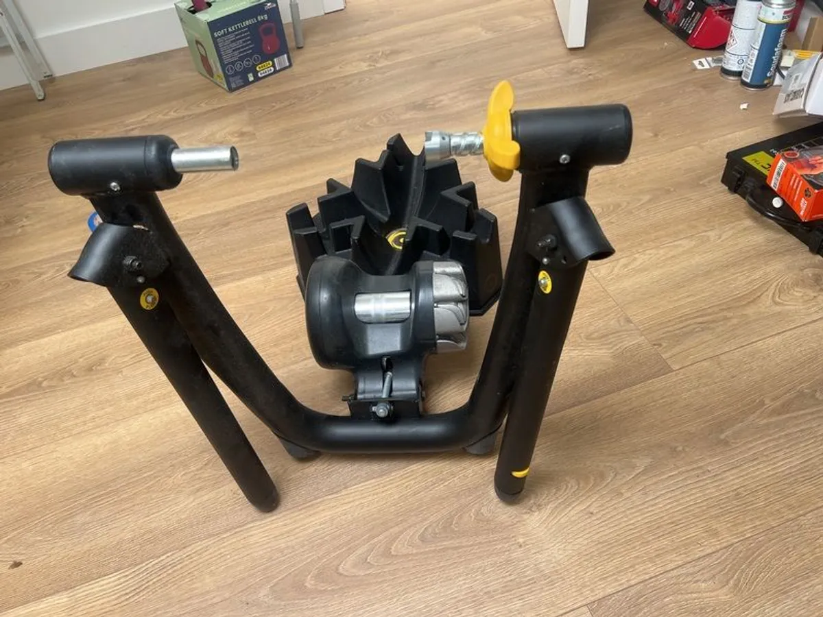 Cycle Ops power (pro series) indoor Turbo Trainer with cyclops riser leveller - Image 4