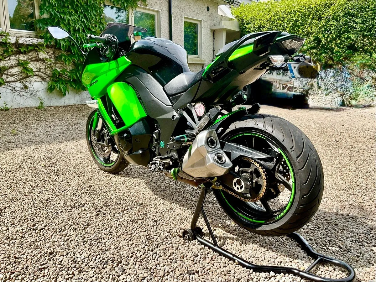 2016 Kawasaki Z1000SZ ABS and Traction control - Image 4