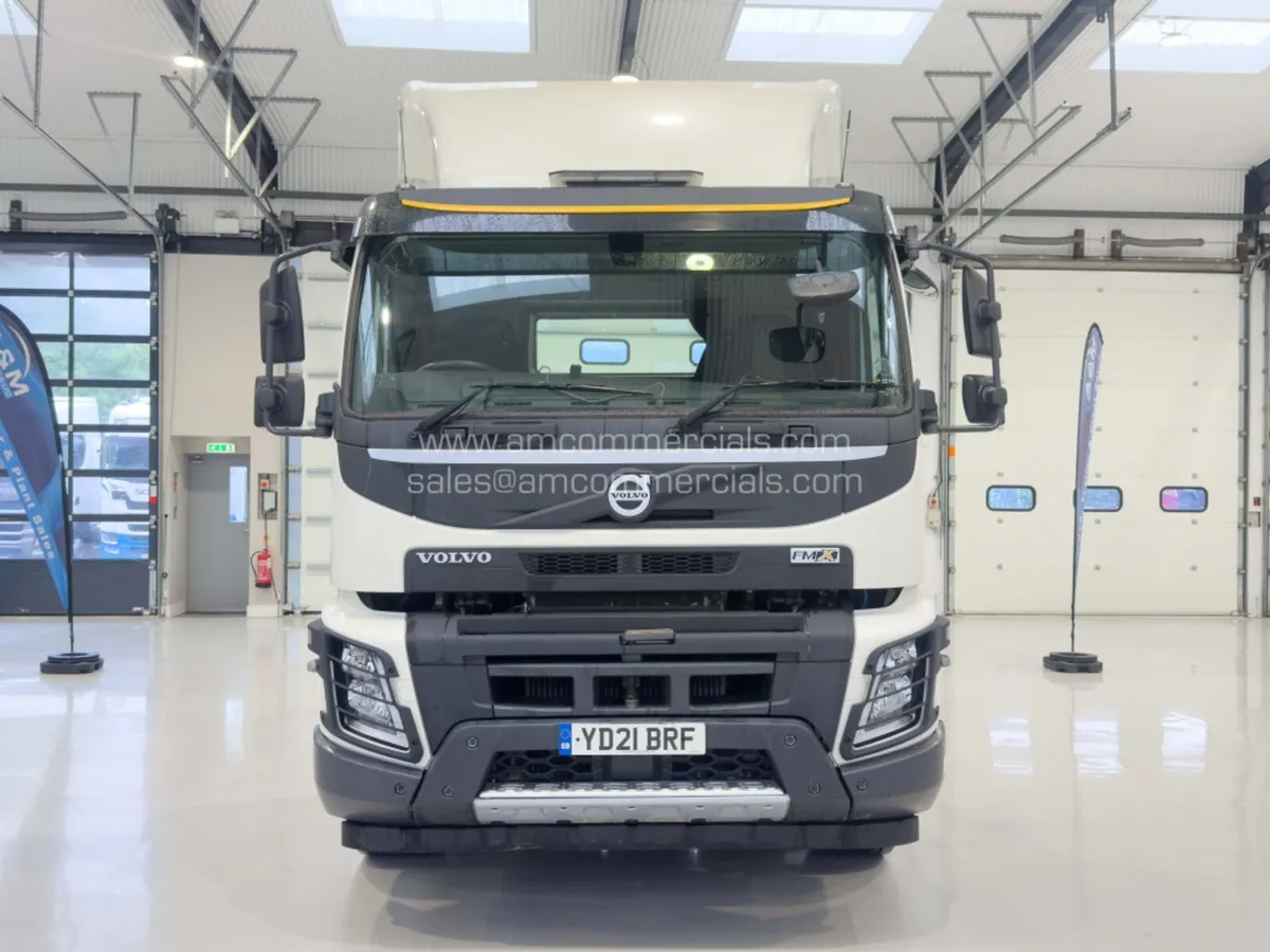 2021 VOLVO FMX 540 FLAT TOP LOW CAB - Image 2