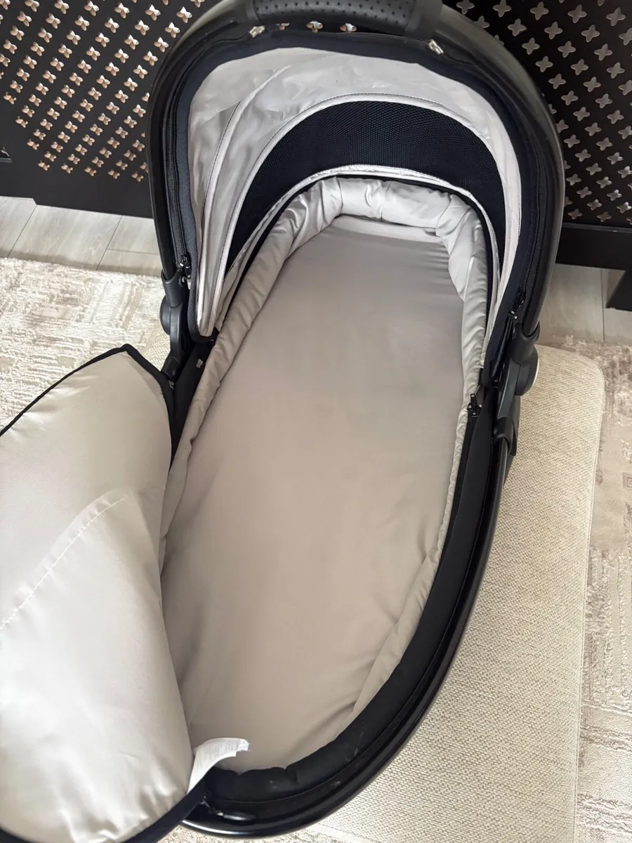 Egg 2 travel system - Image 2