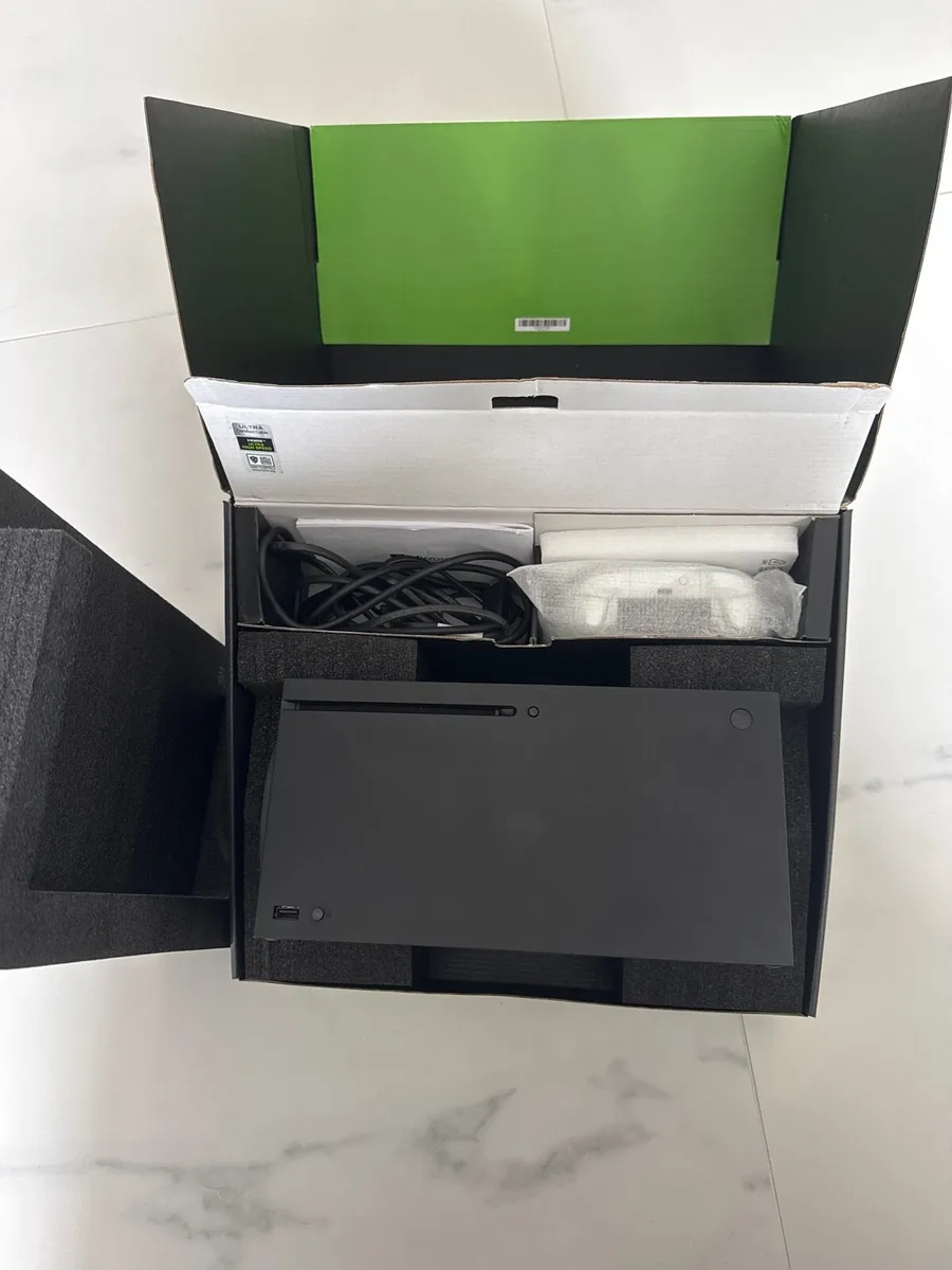 Xbox Series X - Image 2
