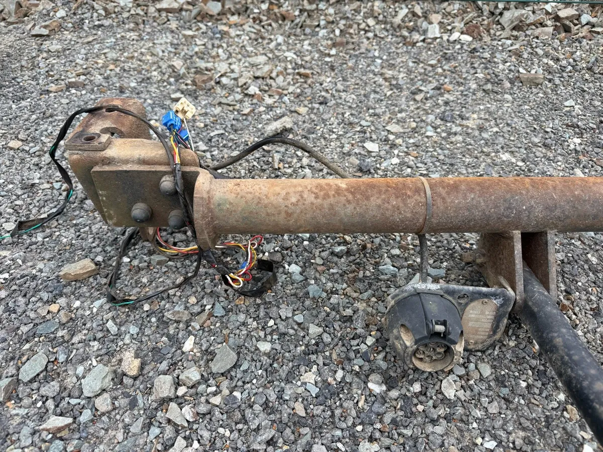 Toyota Rav 4 tow bar - Image 2