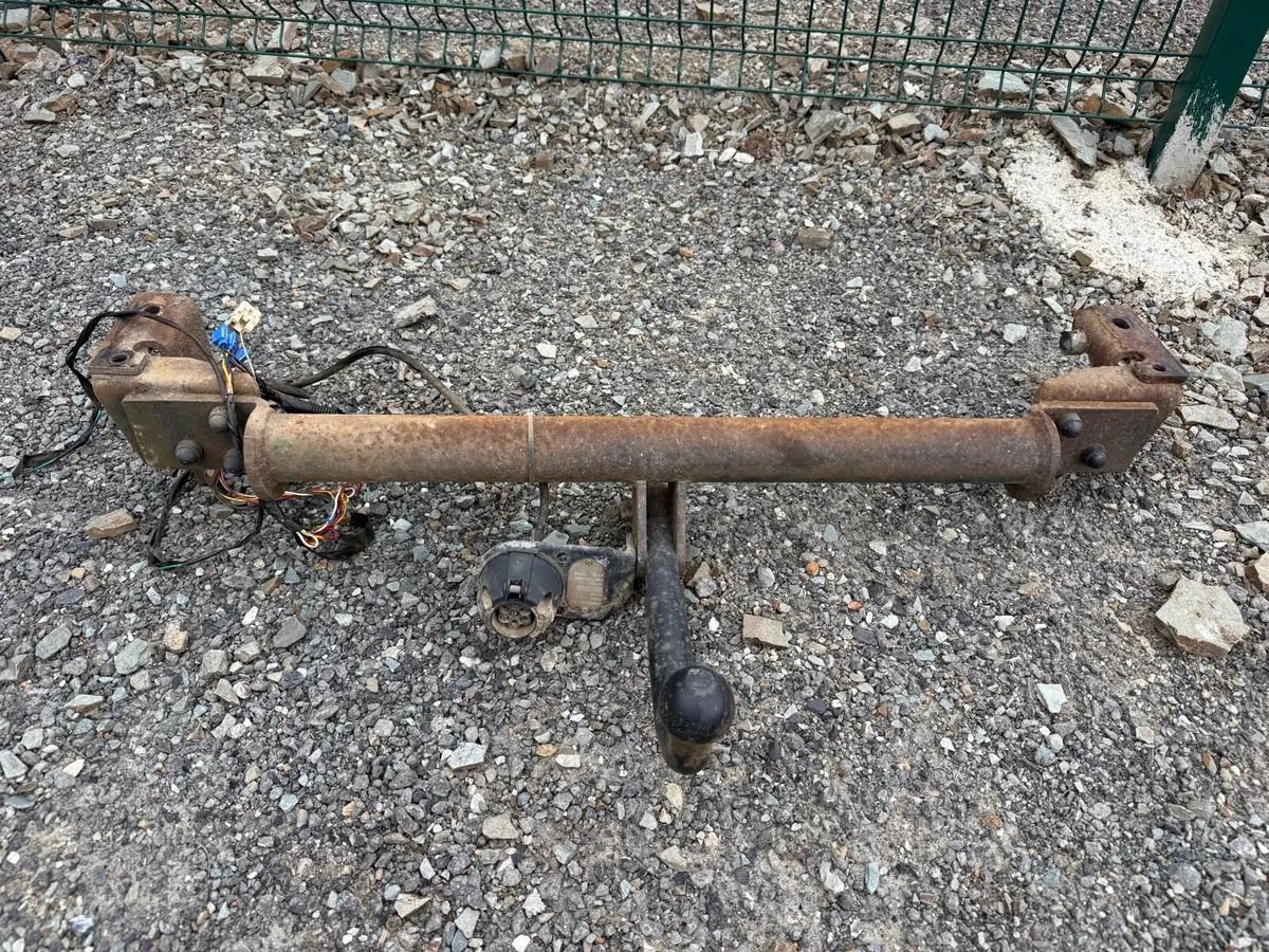 Toyota Rav 4 tow bar - Image 3