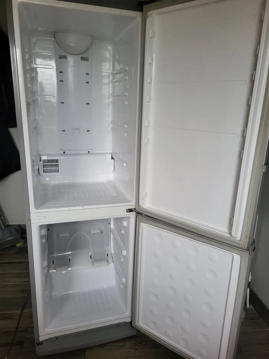 Fridge freezer - Image 2