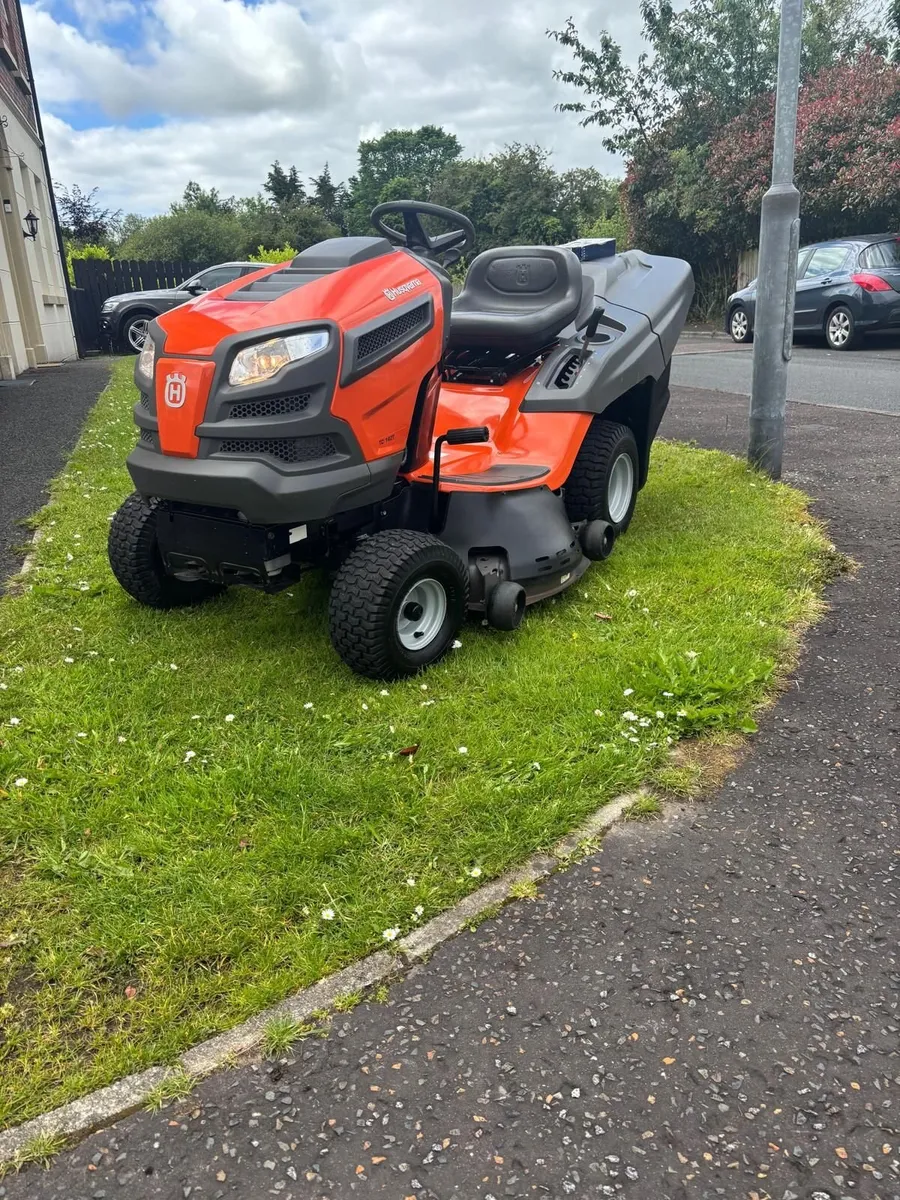 Husqvarna ride on lawnmower - Image 1