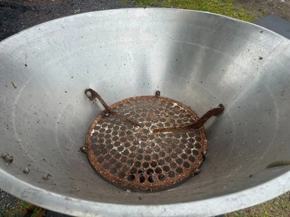 Stainless Steel fertiliser spreader - Image 2