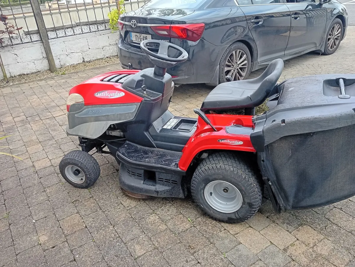 Castlegarden ride on lawnmower - Image 2
