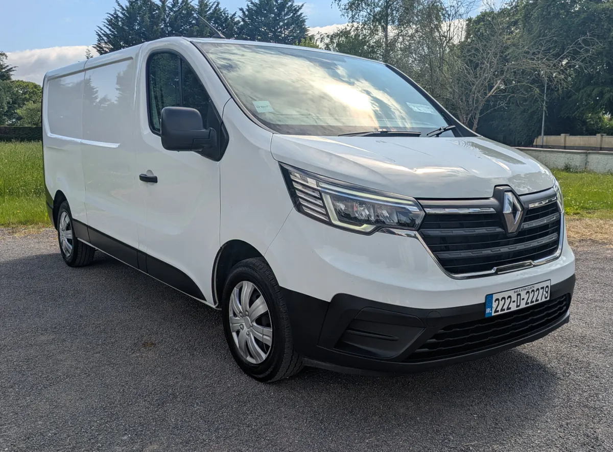 Renault Trafic 2022 LOW KMS - Image 1
