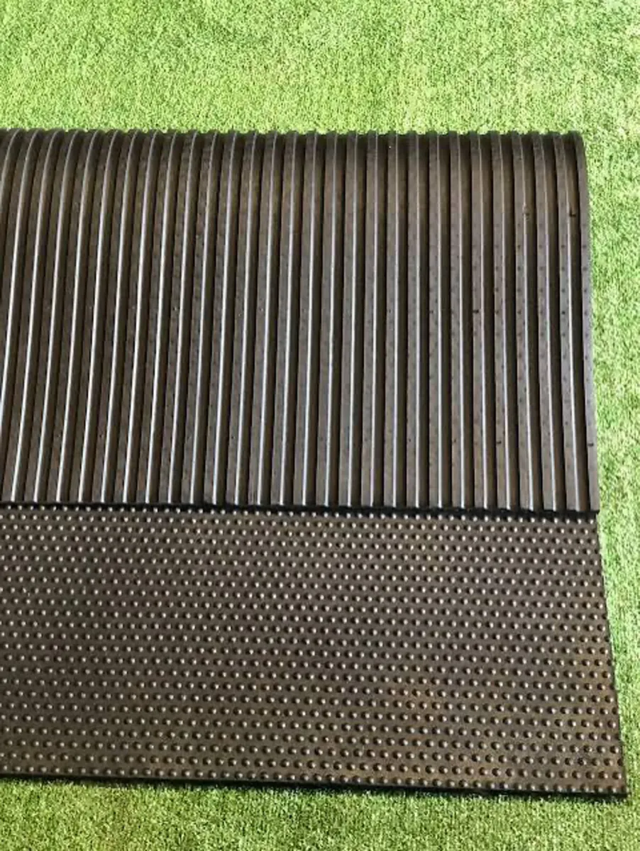Rubber Stable Mats 6ft x 4ft x 18mm | New & Used - Image 2