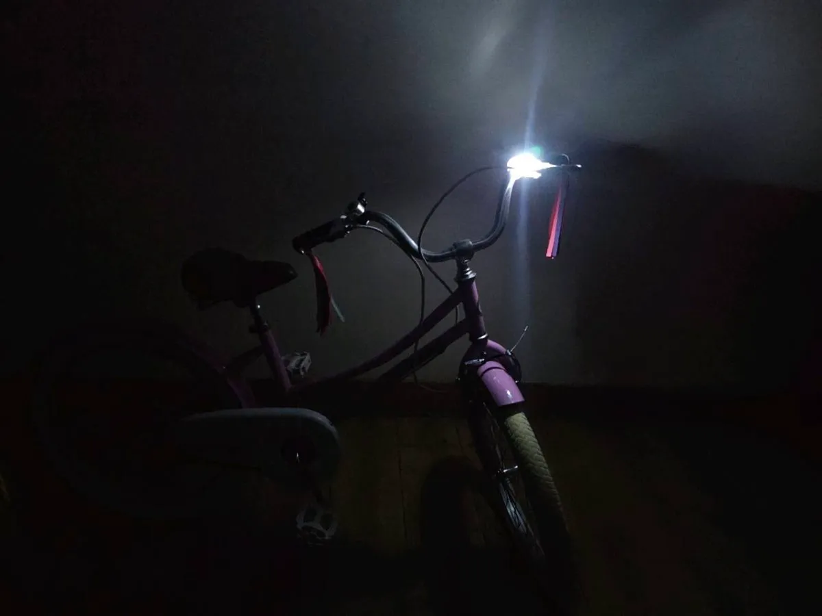 Beautiful Glerc Missy hybrid Girl bike in excel - Image 4