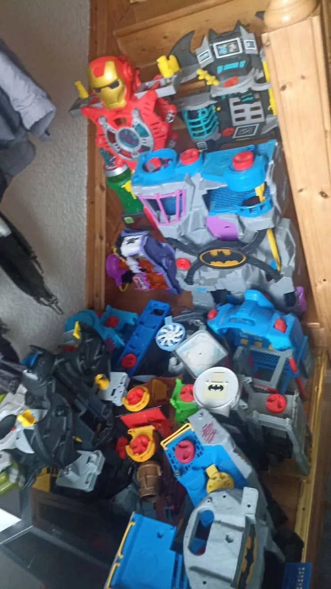 Lot of children play house castles - Image 2