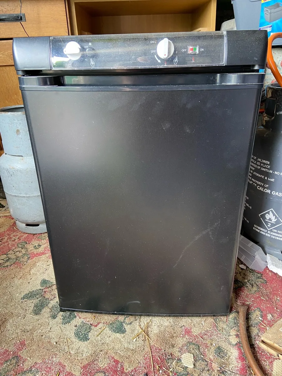 Smad 3 way fridge - Image 3