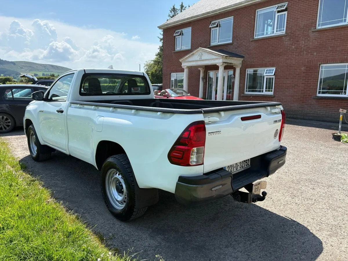 221 Toyota Hilux Single Cab Pick Up - Image 4