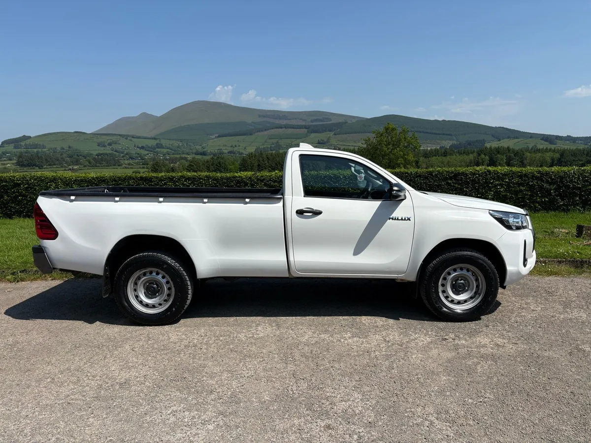 221 Toyota Hilux Single Cab Pick Up - Image 1