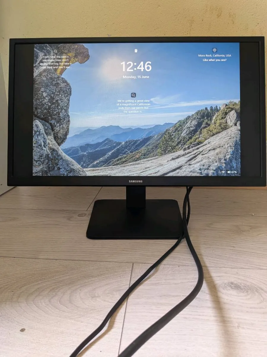 Computer monitor 22 Inch - Image 1