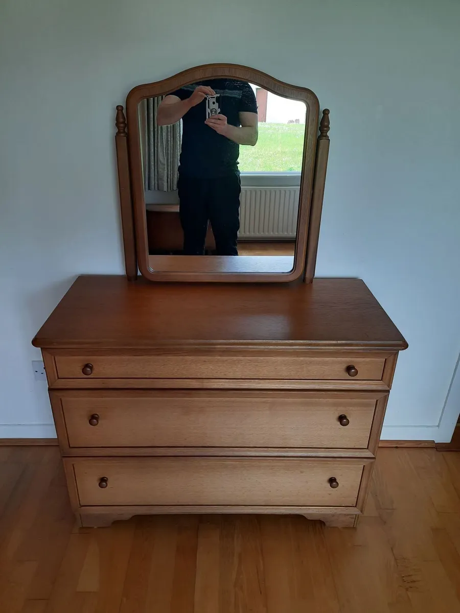 Rossmore Dresser - Image 1