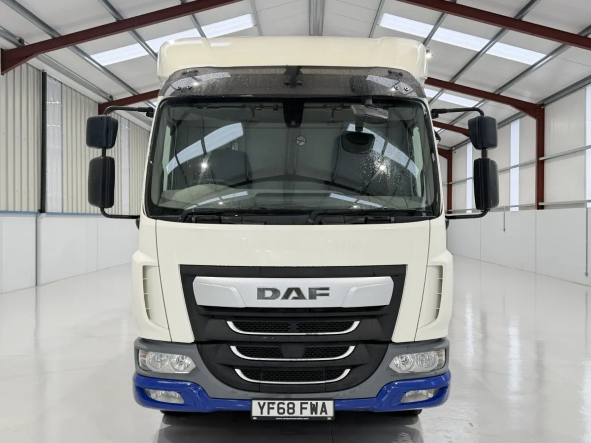 2019 DAF LF 210 BEAVERTAIL - Image 2